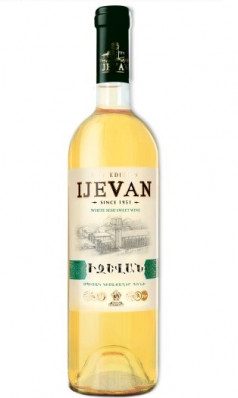 Polosladké bílé víno Ijevan 0,75L