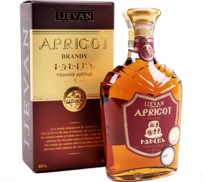detail Brandy Apricot 5 let 0,5L 40% IJEVAN