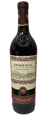 Polosuché červené víno 0,75L Armenia