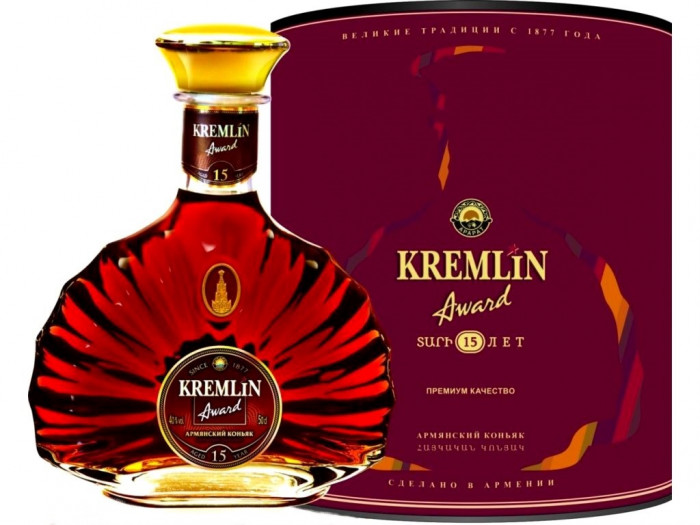 detail Brandy Award 15 let 0,5L 40% Kremlin
